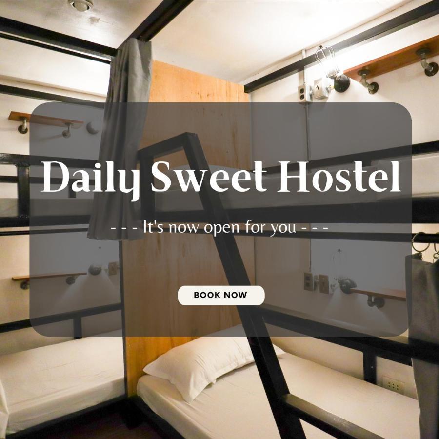 Ocean Breeze Hostel By Daily Sweet Moalboal Bagian luar foto