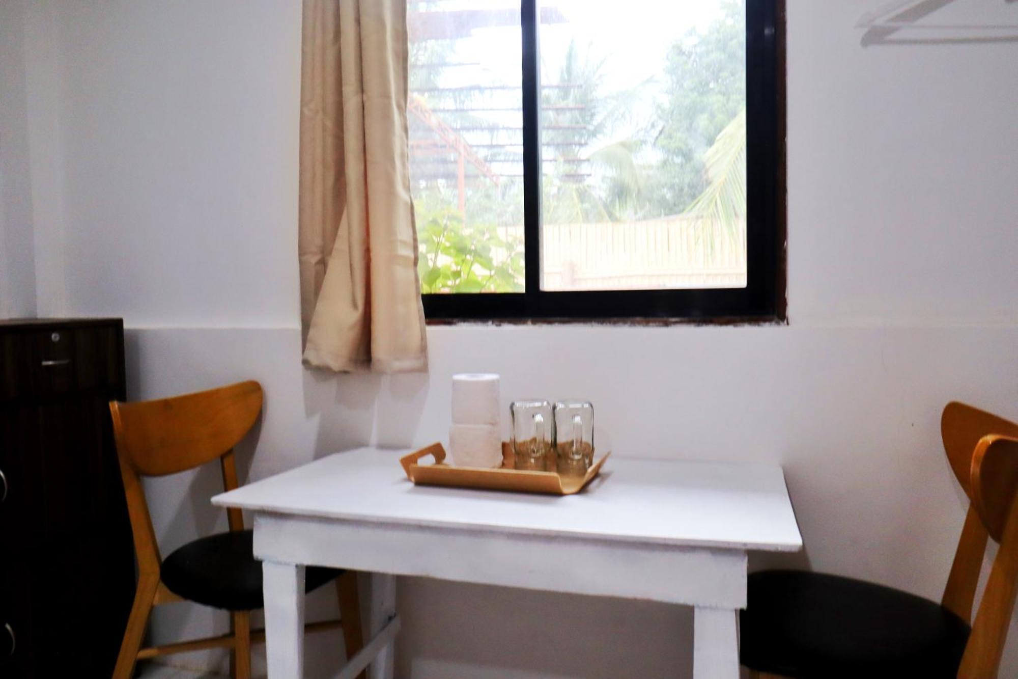 Ocean Breeze Hostel By Daily Sweet Moalboal Bagian luar foto
